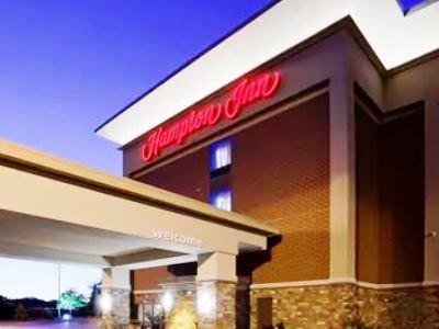 Hampton Minneapolis Northwest