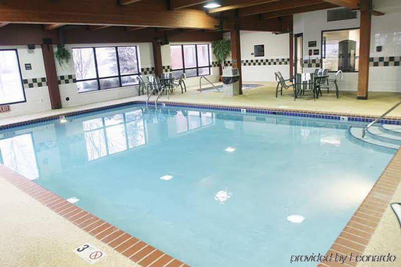 Hampton Minneapolis Northwest Hotel 3*