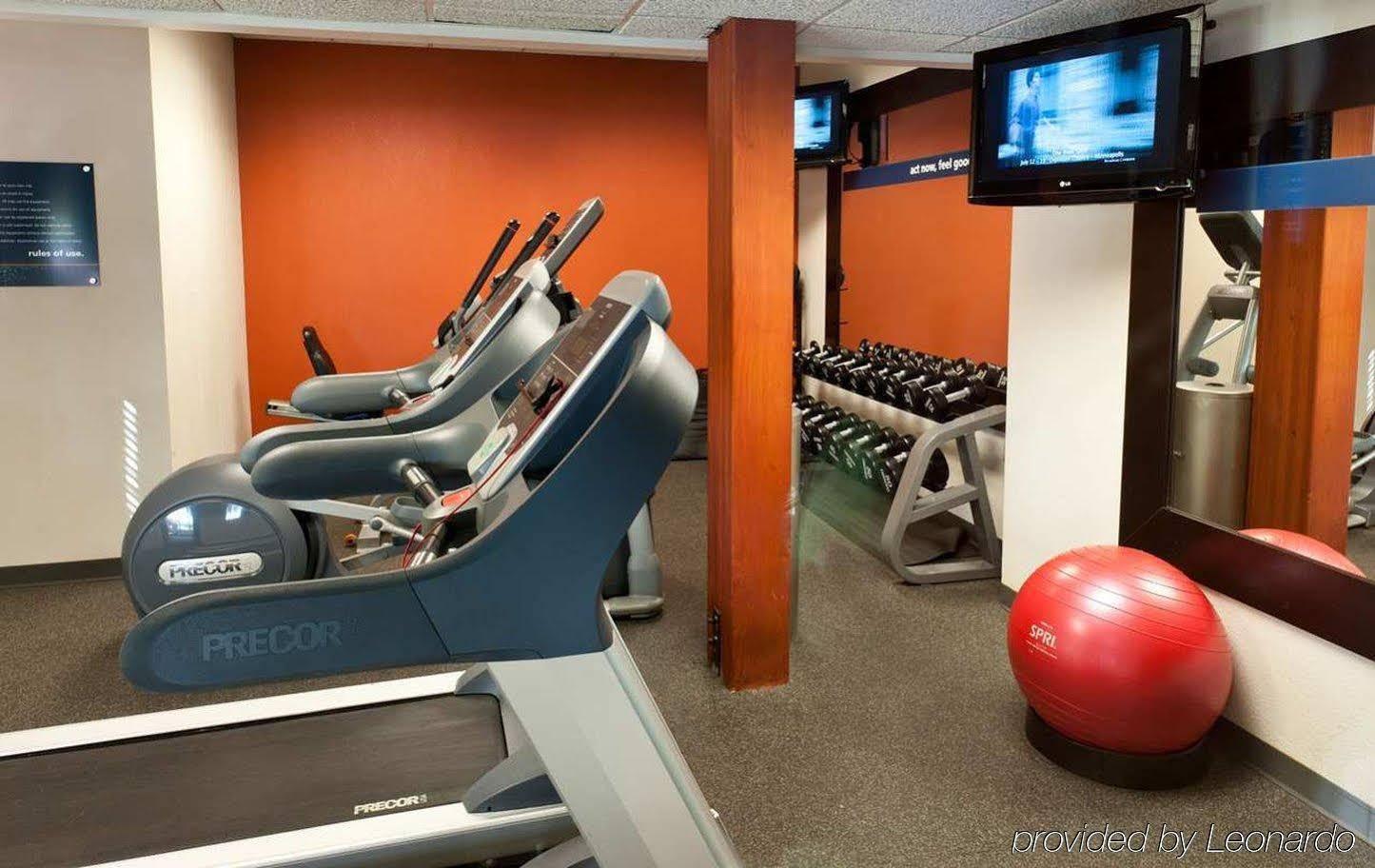 Hampton Minneapolis Northwest Hotel 3*