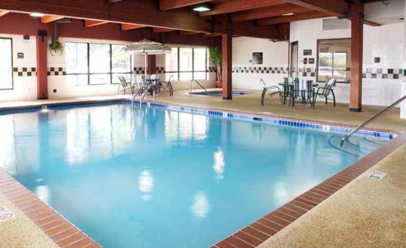 Hampton Minneapolis Northwest 3*