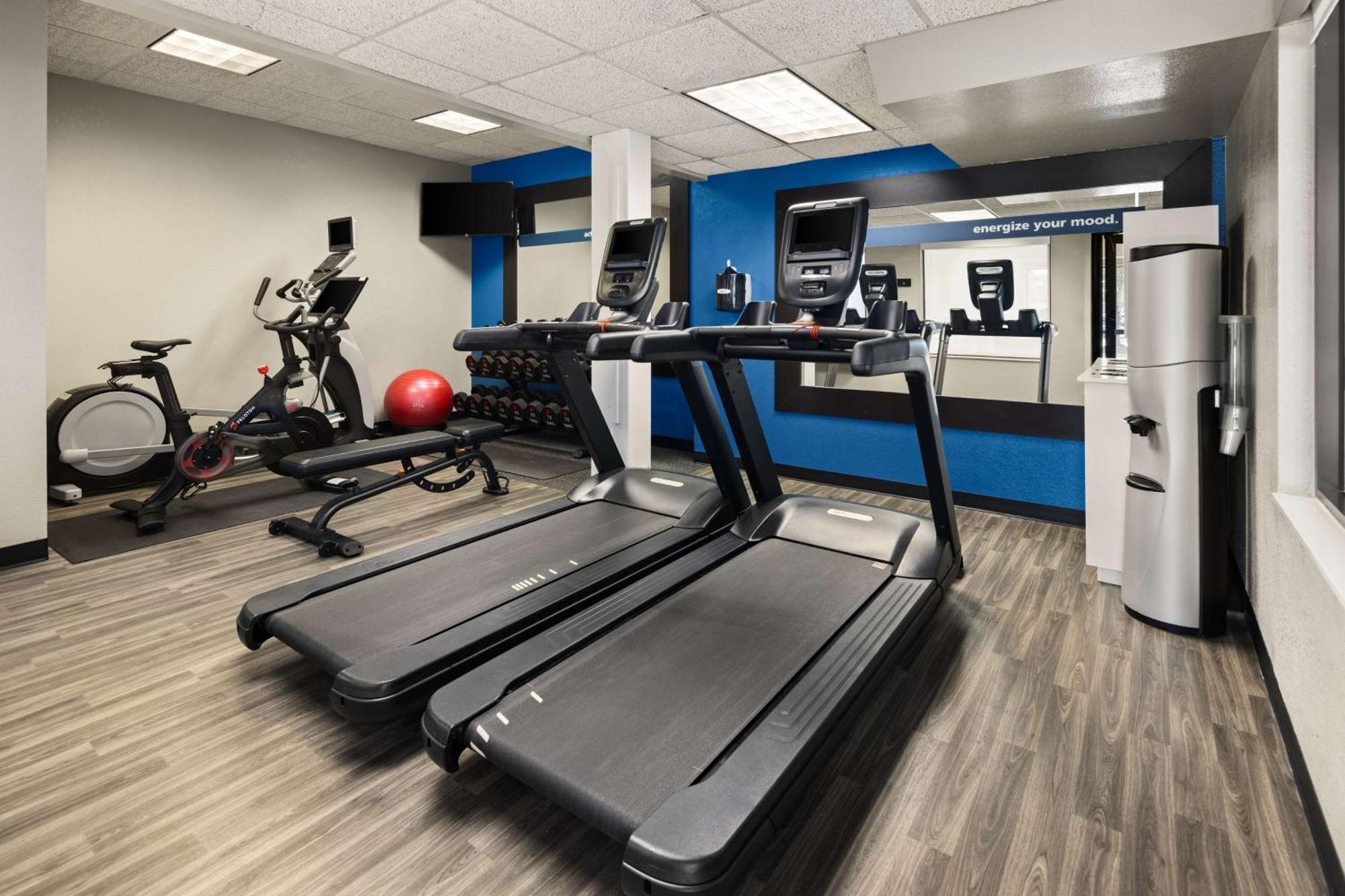 Hampton Minneapolis Northwest 3*