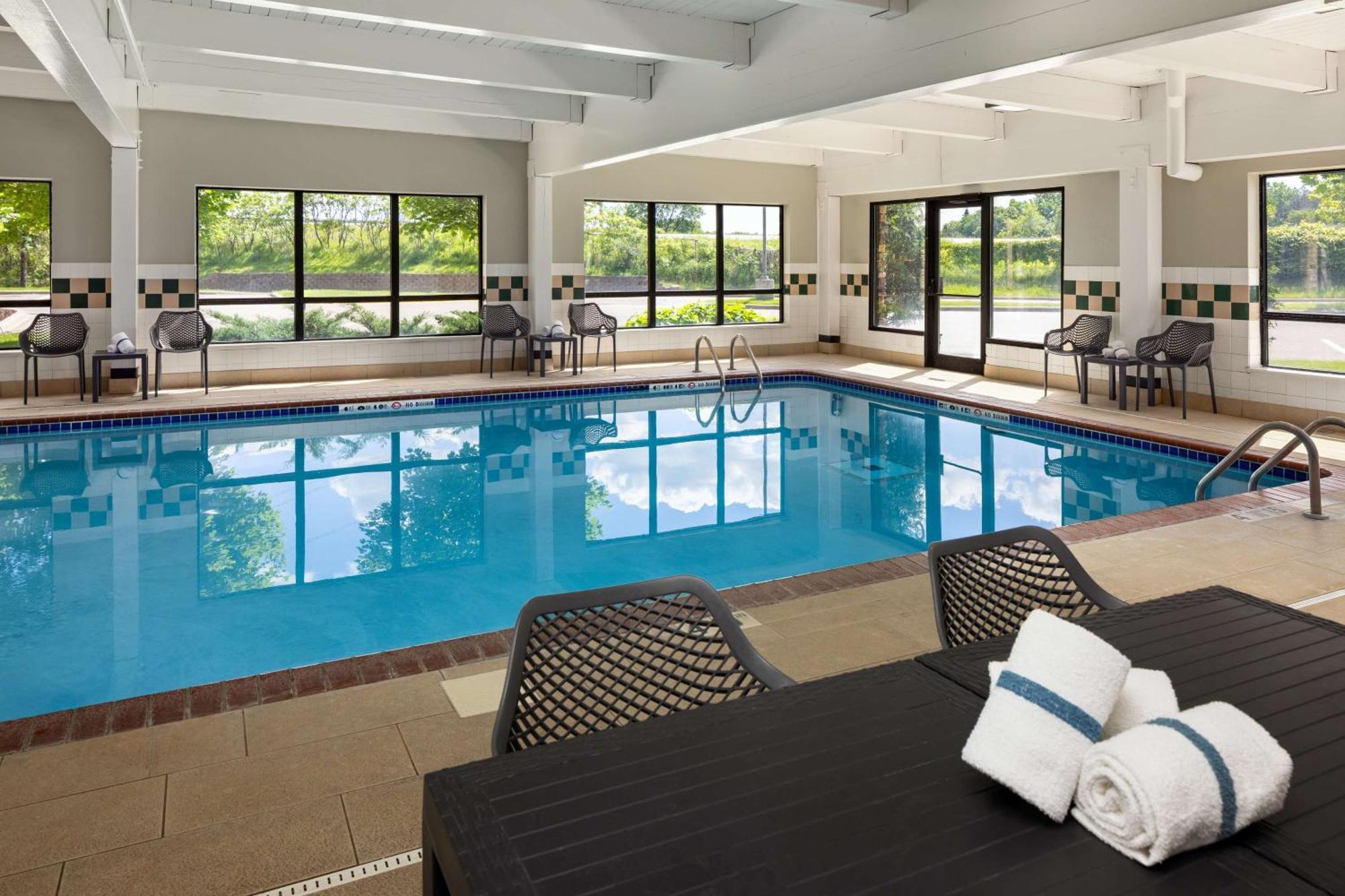 Hampton Minneapolis Northwest Hotel